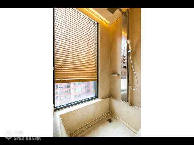 Mid Levels Central - Gramercy 06