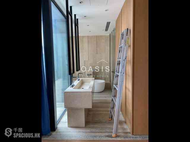 Mid Levels Central - Gramercy 03
