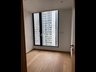 Mid Levels Central - Gramercy 06