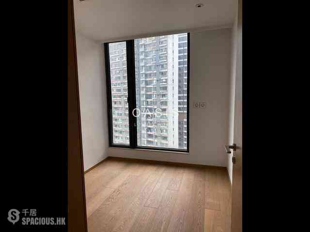 Mid Levels Central - Gramercy 06