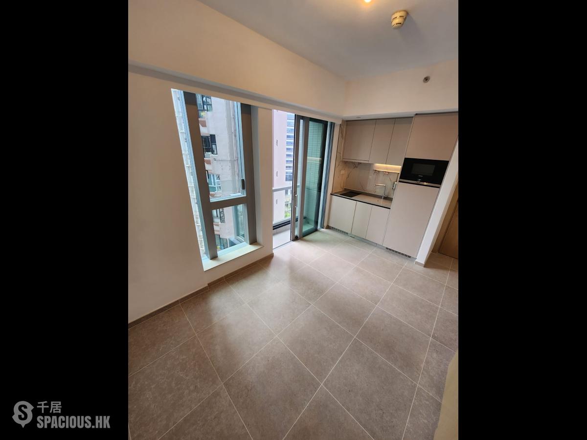 Sai Ying Pun - No.8 Hing Hon Road (Resiglow-Bonham) 01
