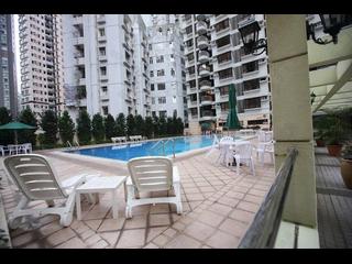 Mid Levels Central - Elegant Terrace Block 1 02