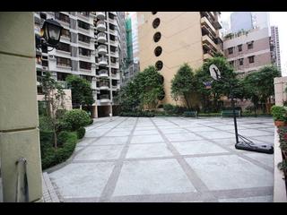 Mid Levels Central - Elegant Terrace Block 1 04