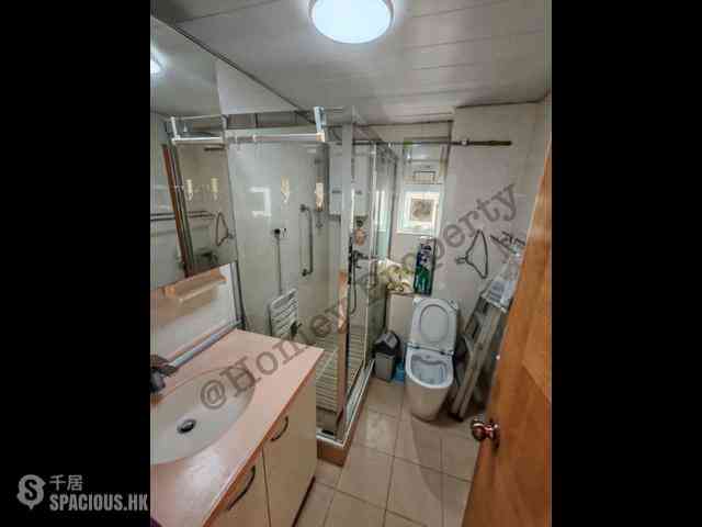 Chai Wan - Yee Tsui Court Yat Yee House (Block B) 12