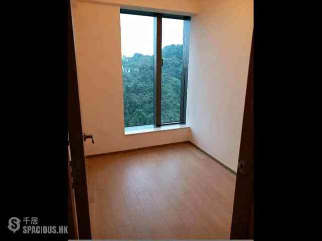 Shau Kei Wan - Island Garden 03