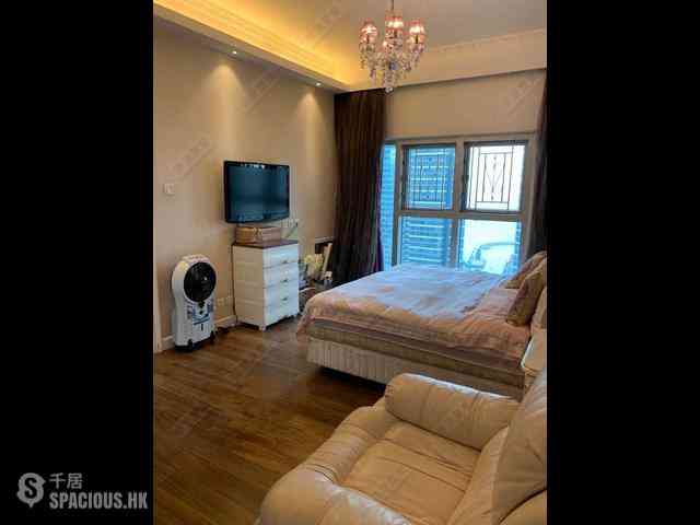 West Kowloon - The Waterfront 11