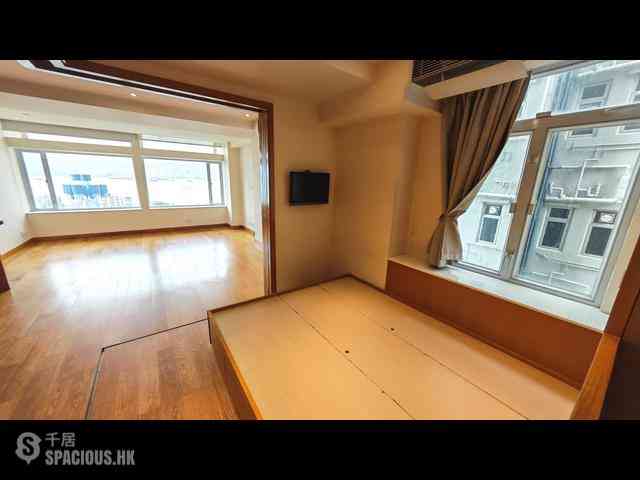 Sheung Wan - 76, Connaught Road West 02