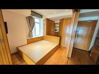 Sheung Wan - 76, Connaught Road West 04