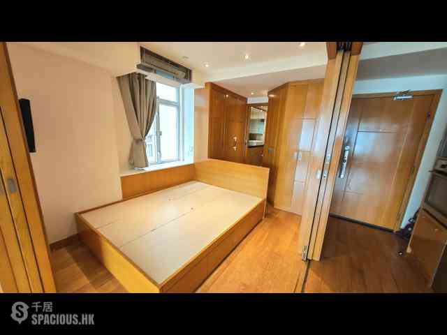 Sheung Wan - 76, Connaught Road West 04