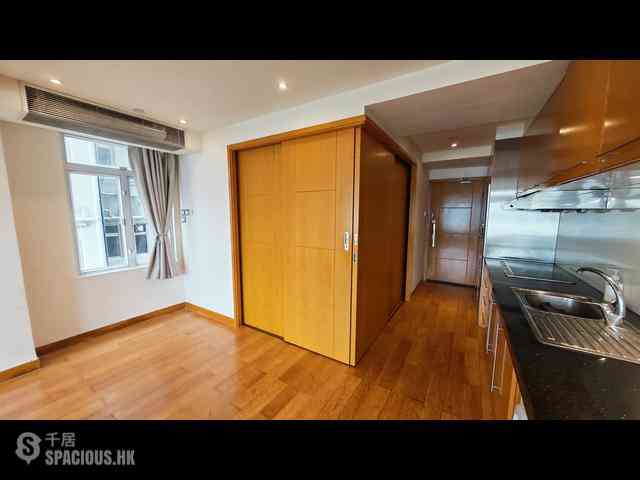Sheung Wan - 76, Connaught Road West 09
