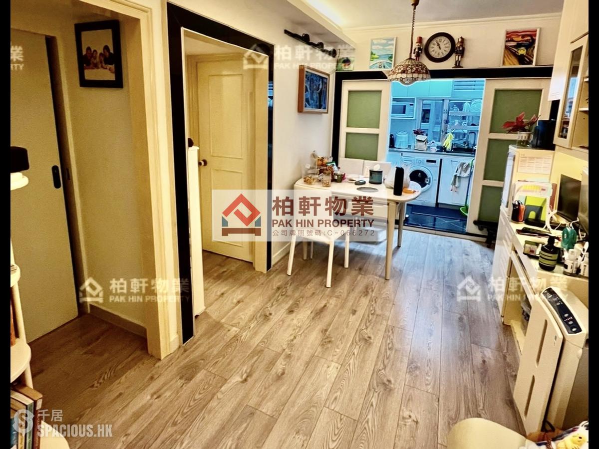 Quarry Bay - King's View Court 01