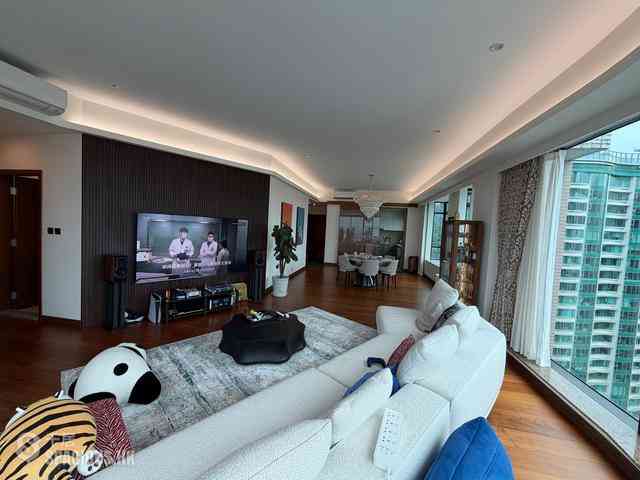 Mid Levels Central - Fairlane Tower 08