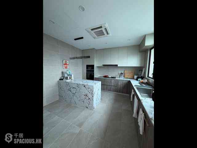 Mid Levels Central - Fairlane Tower 13