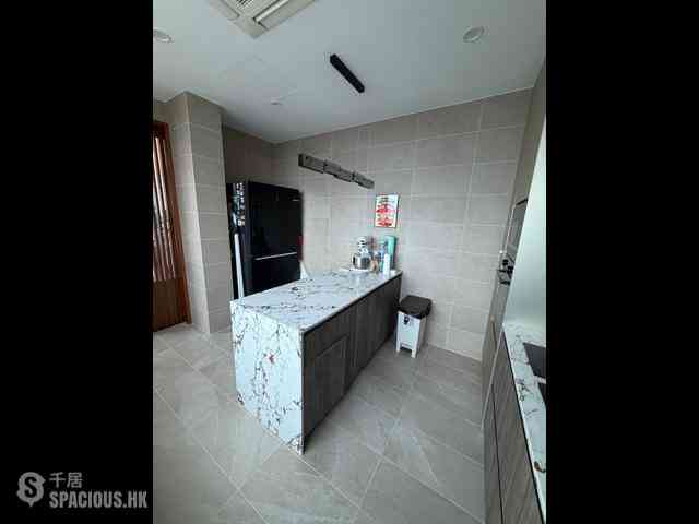 Mid Levels Central - Fairlane Tower 14