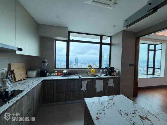 Mid Levels Central - Fairlane Tower 15