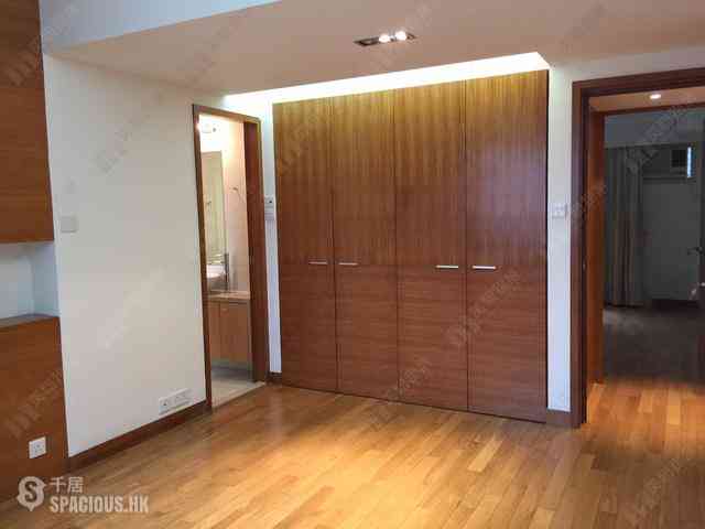 Mid Levels Central - Greenland Court 12