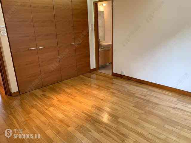 Mid Levels Central - Greenland Court 17