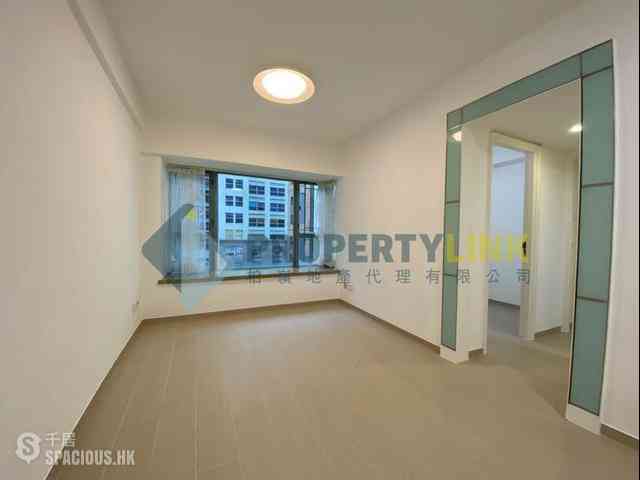 Sheung Wan - Queen's Terrace 02