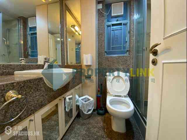 Sheung Wan - Queen's Terrace 09
