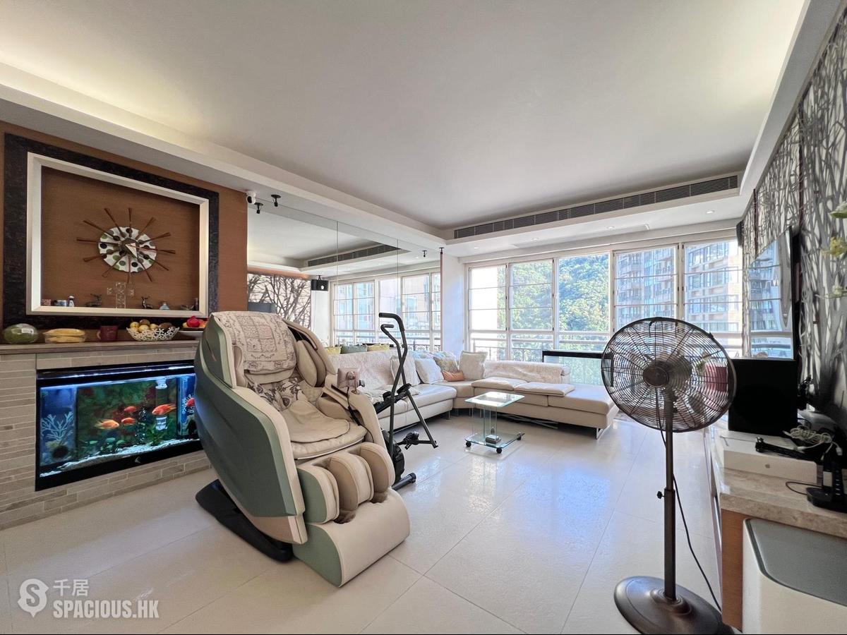 Mid Levels Central - Clovelly Court 01