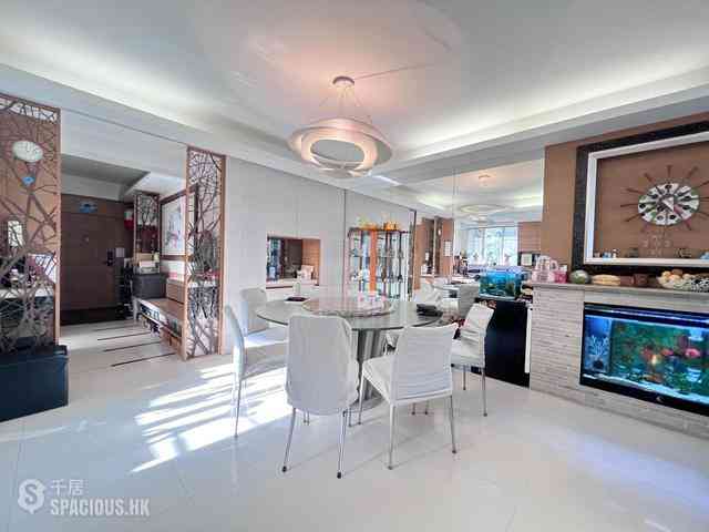 Mid Levels Central - Clovelly Court 02