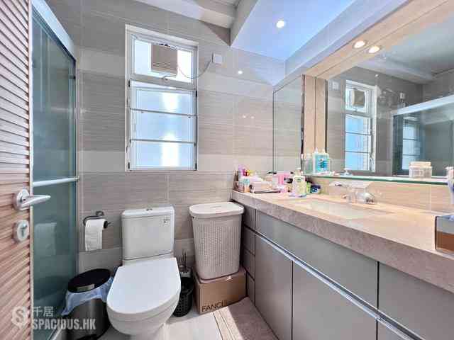 Mid Levels Central - Clovelly Court 06