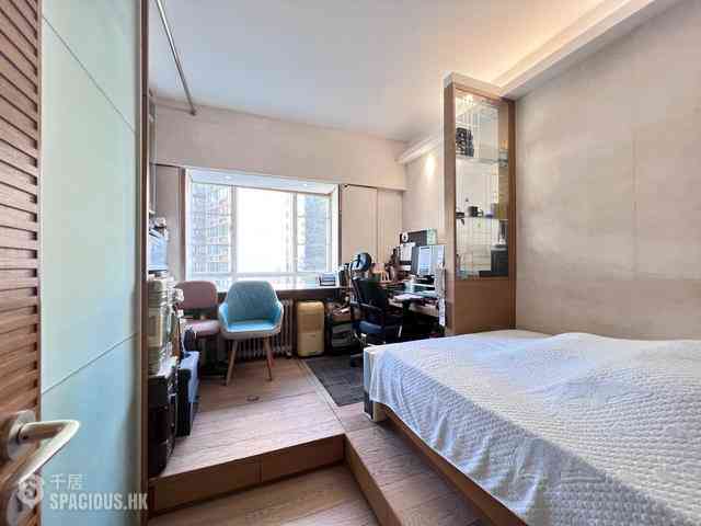 Mid Levels Central - Clovelly Court 07