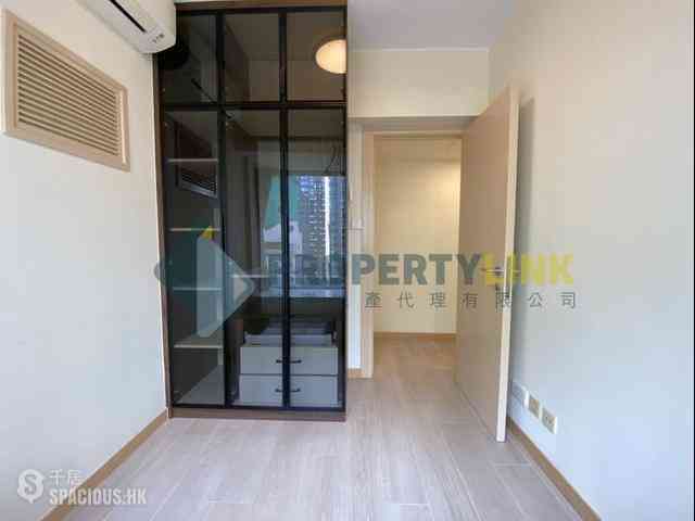 Soho - Centrestage 12