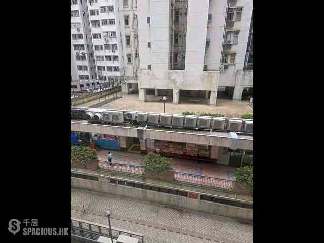 Kennedy Town - Luen Hing Apartments 01