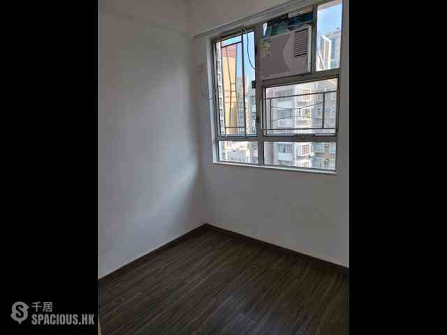 North Point - Fung Cheong Building 06