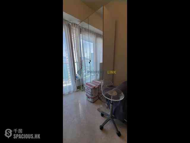 Kennedy Town - Cadogan 07