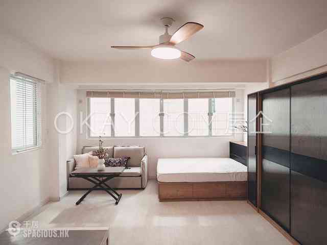 Sheung Wan - 28-30, Queen Street 01
