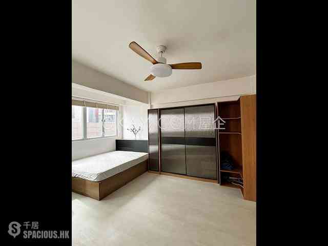 Sheung Wan - 28-30, Queen Street 04