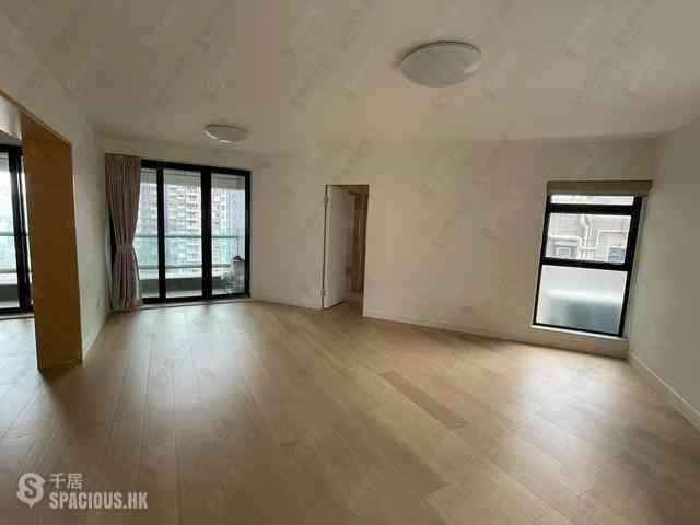 Soho - Albron Court 01