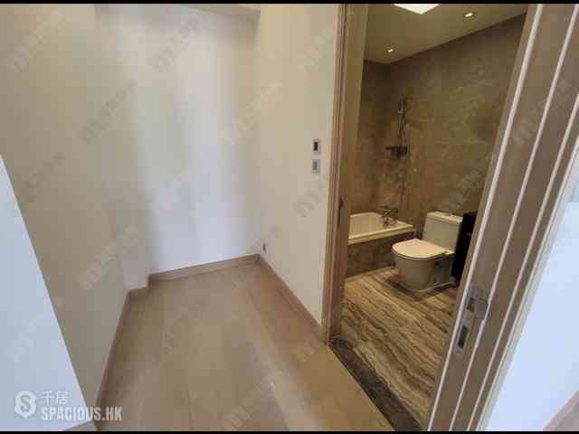 Wong Chuk Hang - Marinella Block 9 06