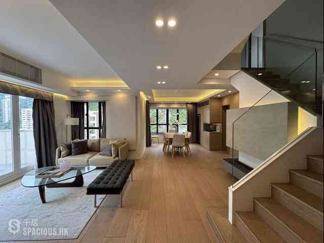 Mid Levels Central - Elegant Terrace Block 1 01