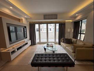 Mid Levels Central - Elegant Terrace Block 1 02