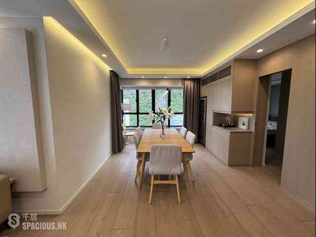 Mid Levels Central - Elegant Terrace Block 1 13