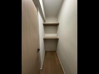 Mid Levels Central - Elegant Terrace Block 1 27