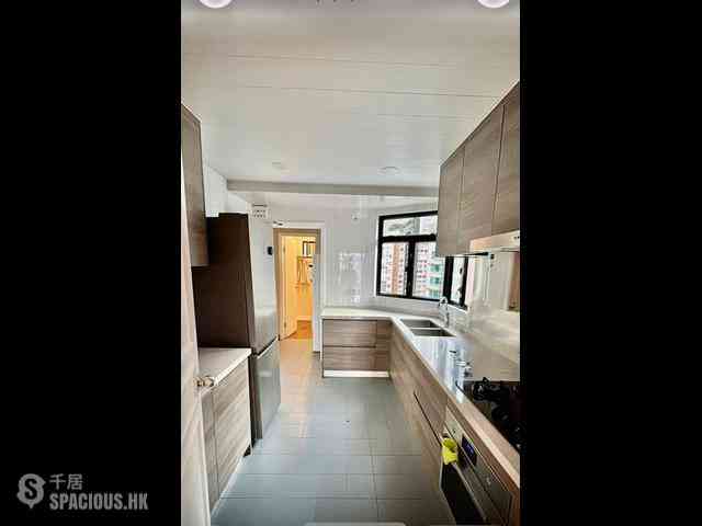 Mid Levels Central - The Grand Panorama Block 5 02
