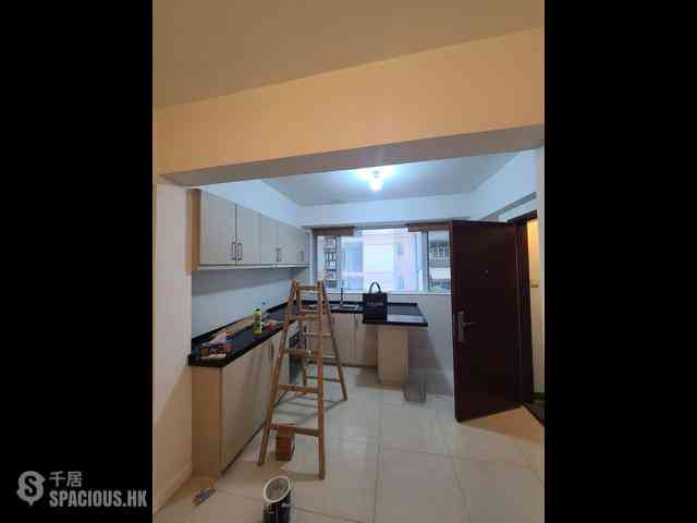 Sheung Wan - 109-111, Wing Lok Street 03