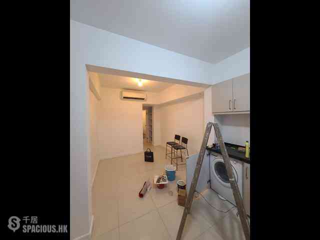 Sheung Wan - 109-111, Wing Lok Street 04