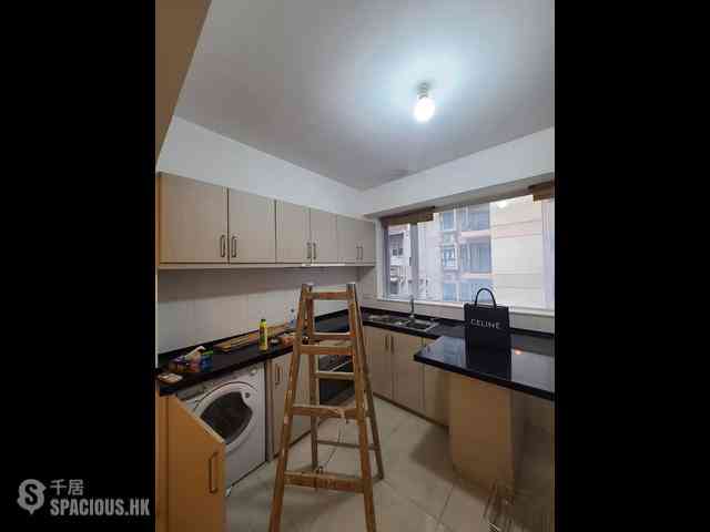 Sheung Wan - 109-111, Wing Lok Street 05