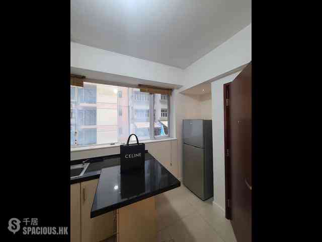 Sheung Wan - 109-111, Wing Lok Street 06