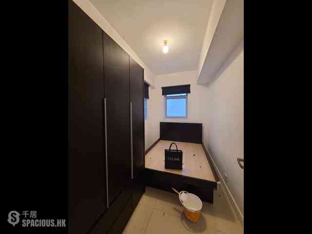 Sheung Wan - 109-111, Wing Lok Street 07