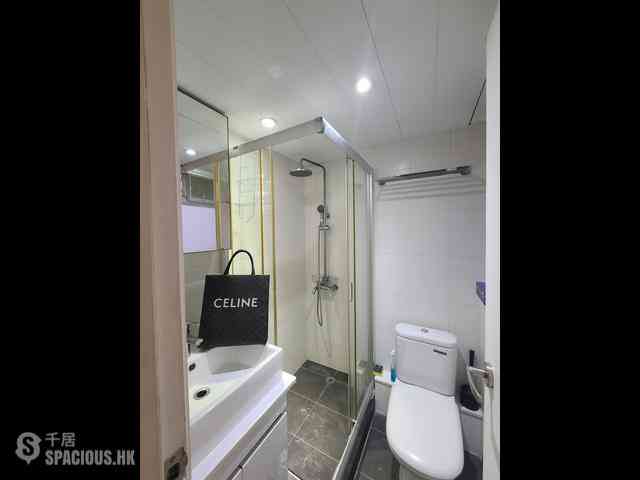 Sheung Wan - 109-111, Wing Lok Street 08