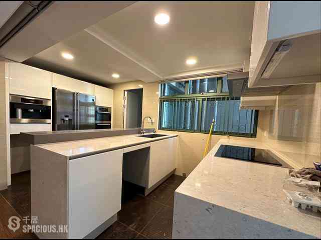 Mid Levels Central - Robinson Place 07