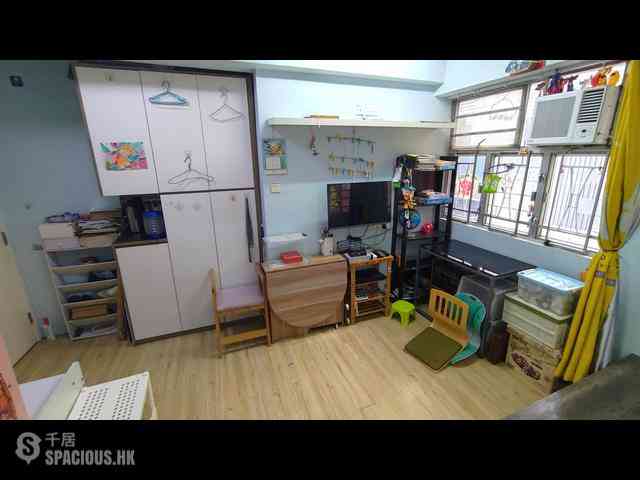 Sai Ying Pun - 2-4, Chung Ching Street 02