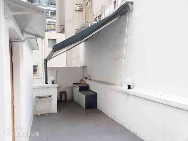 Sheung Wan - 109-111, Wing Lok Street 02