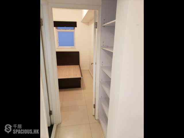 Sheung Wan - 109-111, Wing Lok Street 05